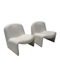 Giancarlo Piretti Two Mid-Century Modern Alky Lounge Chairs in Bouclé, 1970s